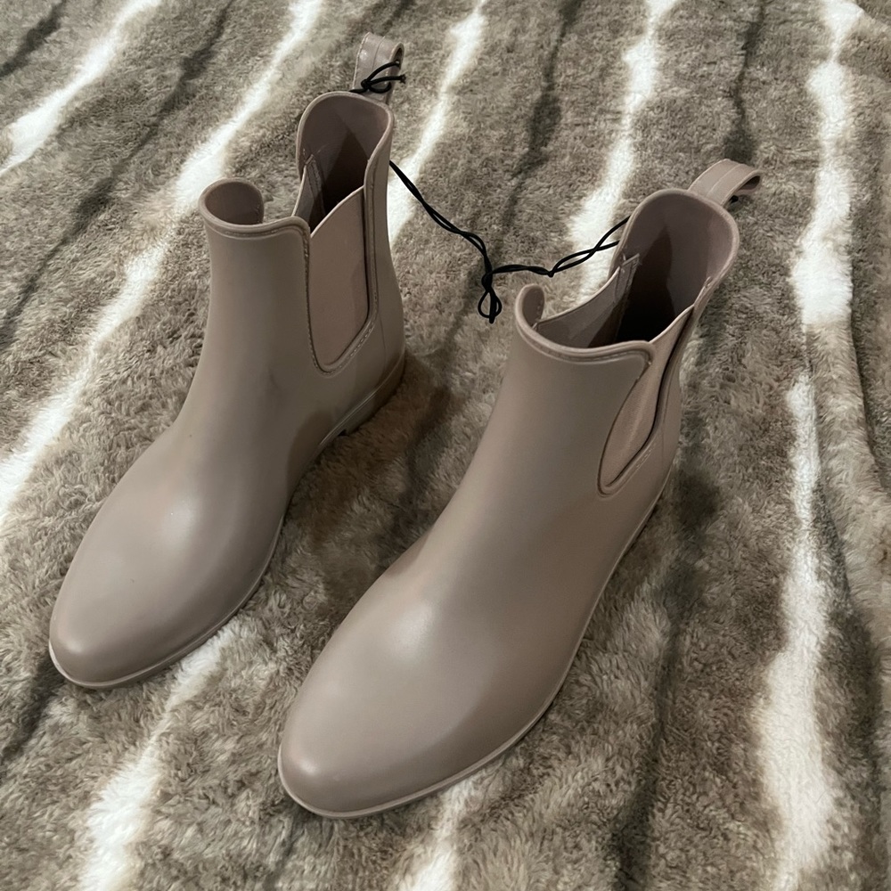 A New Day- Chelsea Rain Boots